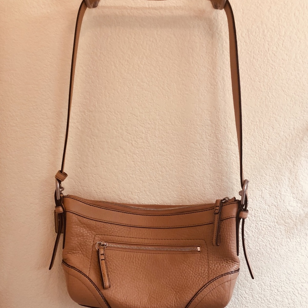 Coach 2 in 1 style leather purse.